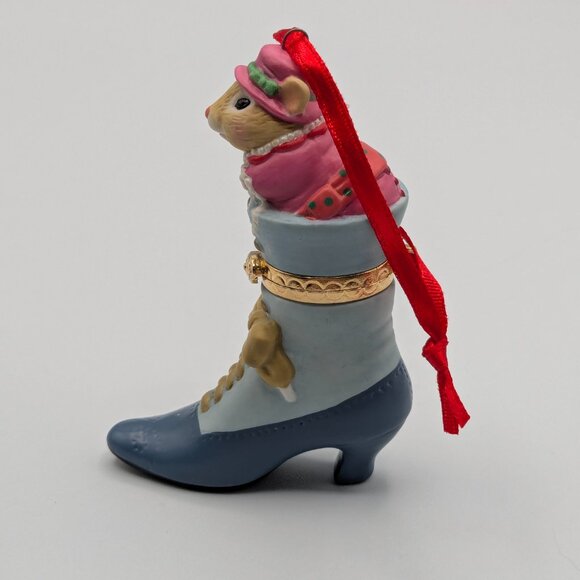 Hallmark Keepsake Fashion Afoot 2002, 3rd Final in the Series Porcelain Ornament - Picture 6 of 12